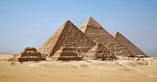 320px-All_Gizah_Pyramids-2.jpg
