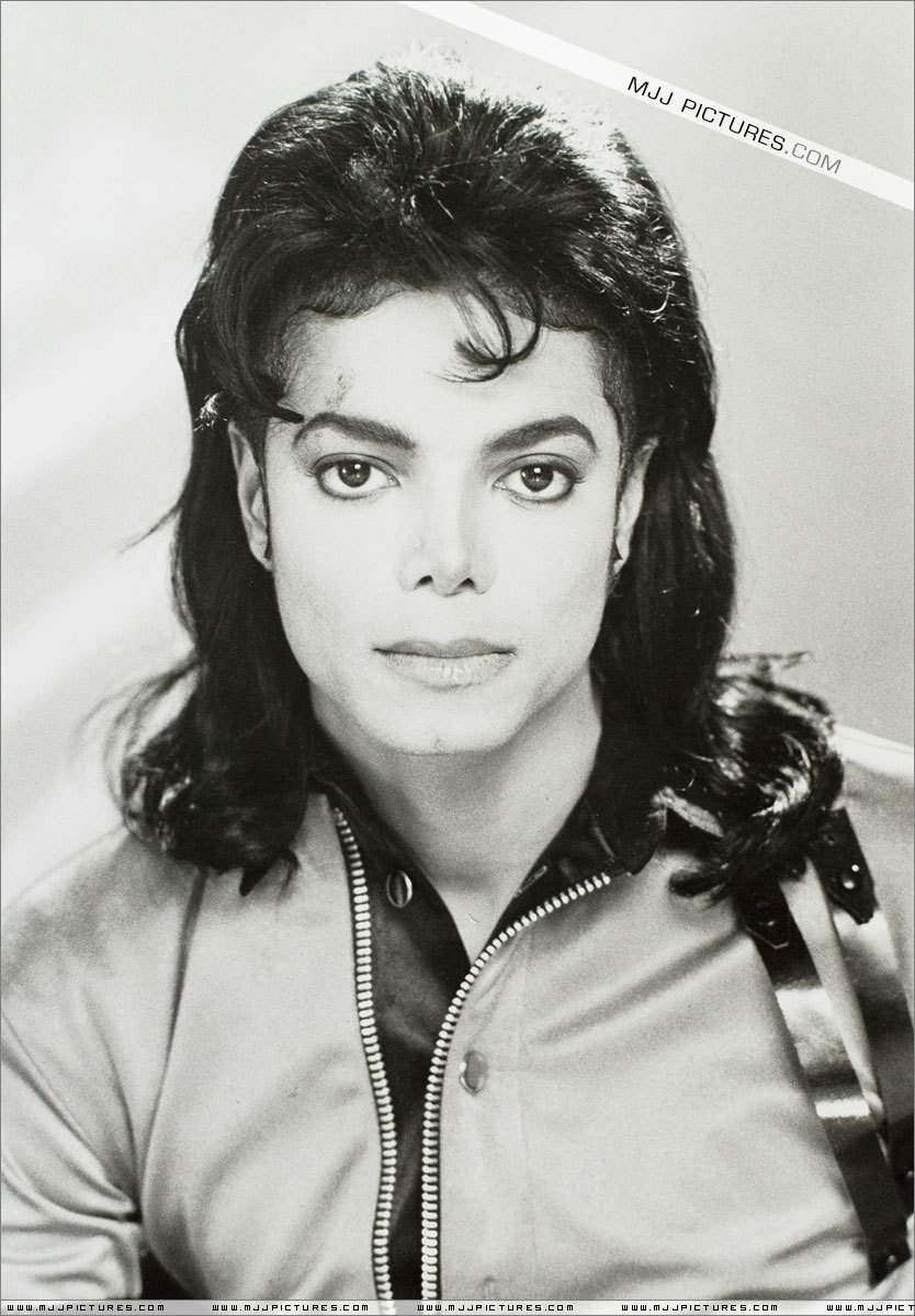 sexy-bad-michael-michael-jackson-18586775-834-1200.jpg