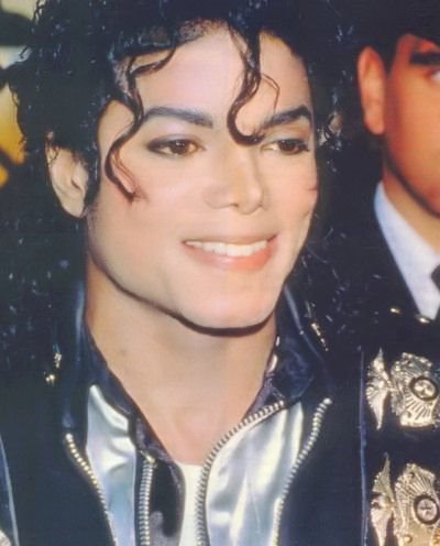 who-is-sexy-michael-jackson-8107662-400-496.jpg