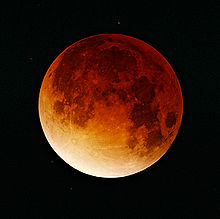 220px-Lunar-eclipse-09-11-2003.jpeg