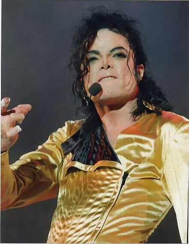 michael-3-michael-jackson-8850829-388-500.jpg